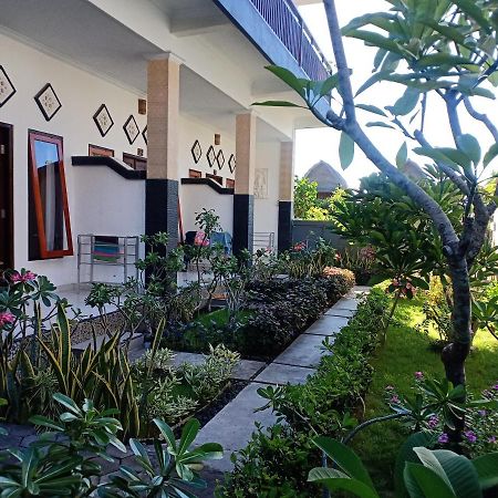 Dwiki Putra Home Stay Lembongan Exterior foto