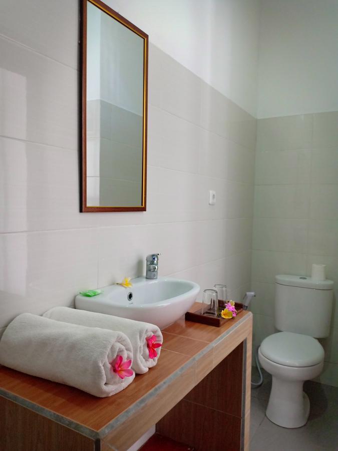 Dwiki Putra Home Stay Lembongan Exterior foto