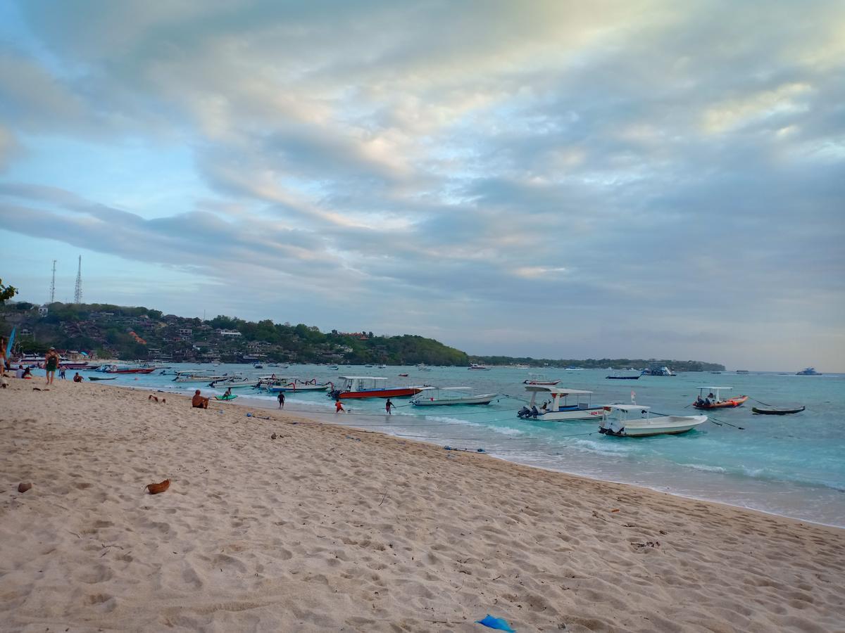 Dwiki Putra Home Stay Lembongan Exterior foto