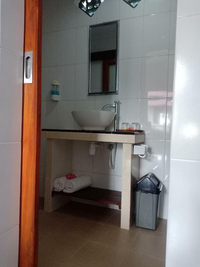 Dwiki Putra Home Stay Lembongan Exterior foto
